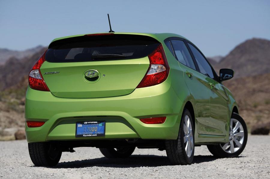  Hyundai Accent Green 2012 года  (фото 8 из 27)